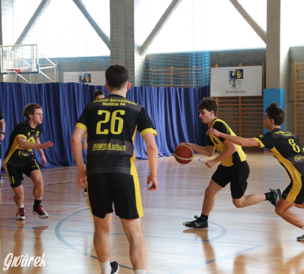 Tarnowskie Góry. Szkoły rywalizowały w koszykówce [FOTO]