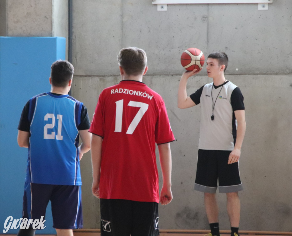 Tarnowskie Góry. Szkoły rywalizowały w koszykówce [FOTO]