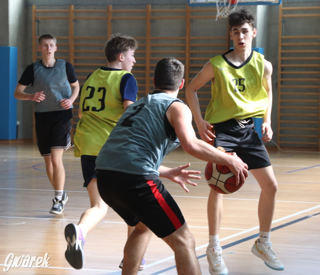 Tarnowskie Góry. Szkoły rywalizowały w koszykówce [FOTO]