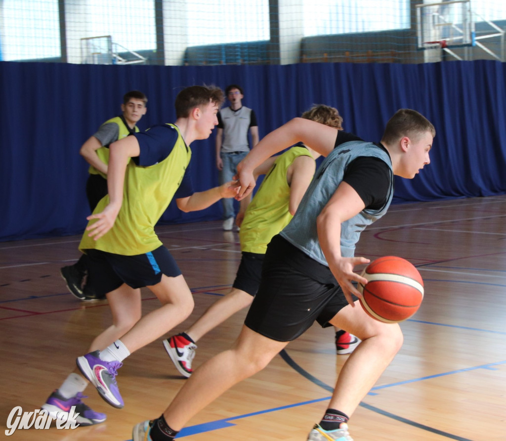 Tarnowskie Góry. Szkoły rywalizowały w koszykówce [FOTO]