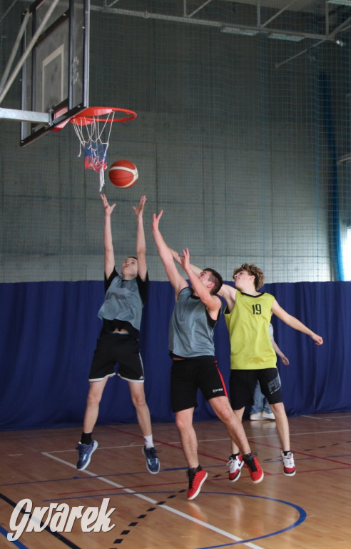 Tarnowskie Góry. Szkoły rywalizowały w koszykówce [FOTO]