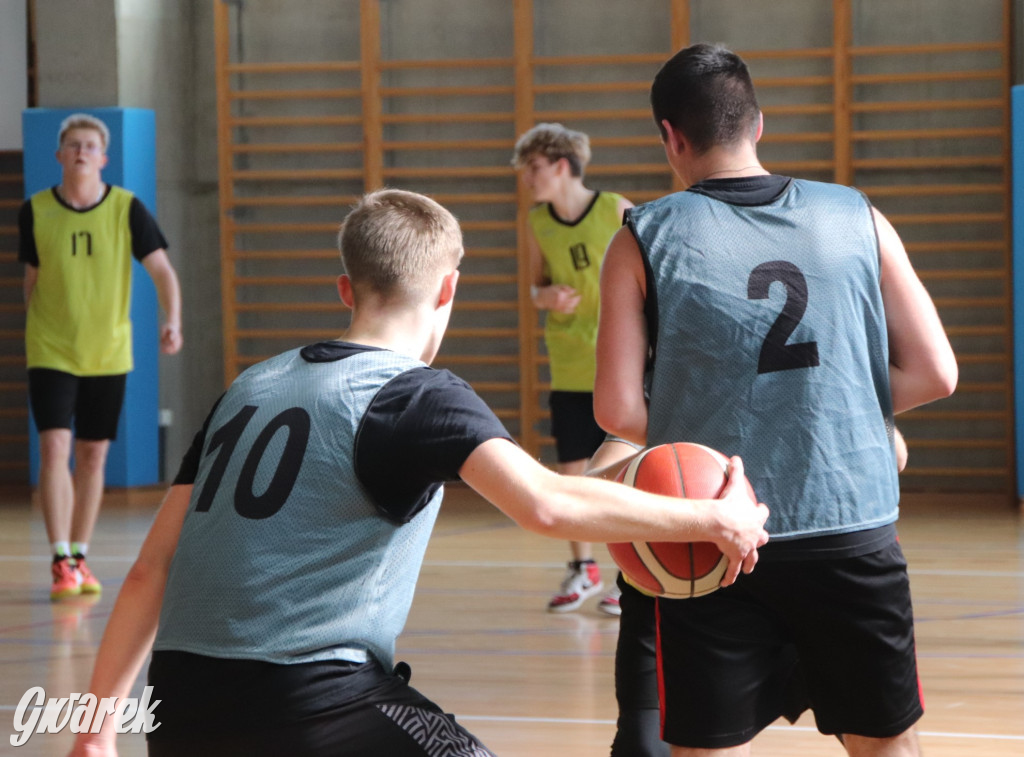 Tarnowskie Góry. Szkoły rywalizowały w koszykówce [FOTO]