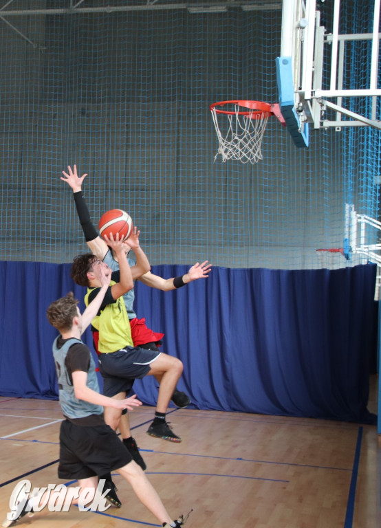 Tarnowskie Góry. Szkoły rywalizowały w koszykówce [FOTO]