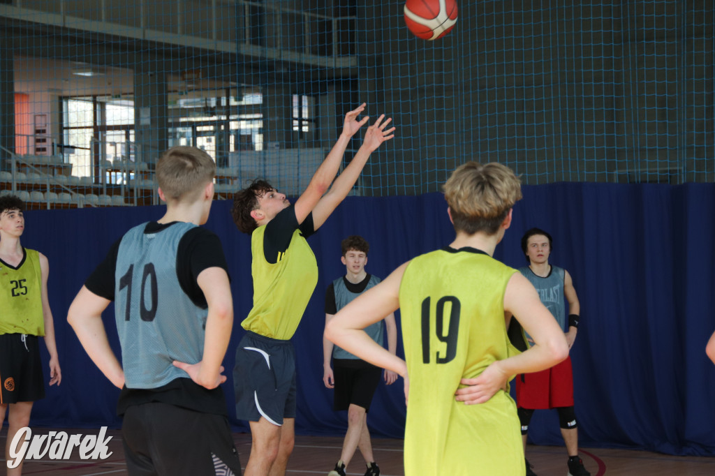 Tarnowskie Góry. Szkoły rywalizowały w koszykówce [FOTO]