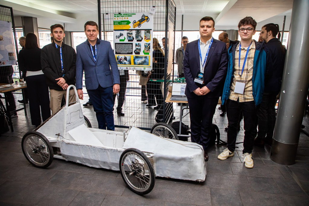 Uczniowie Sorbony zbudowali elektryczny bolid