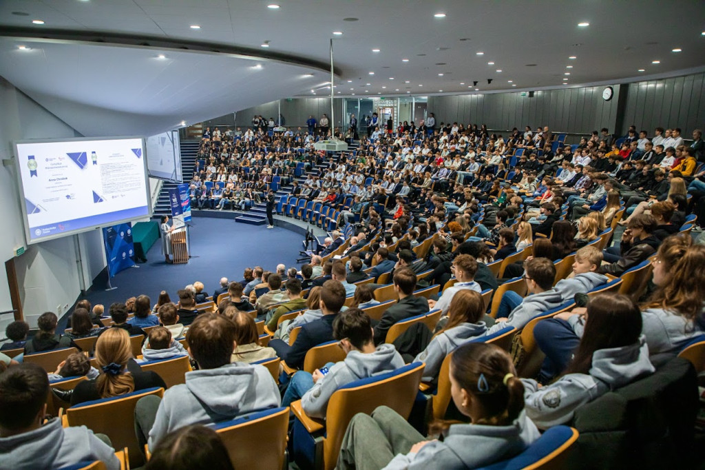 Uczniowie Sorbony zbudowali elektryczny bolid