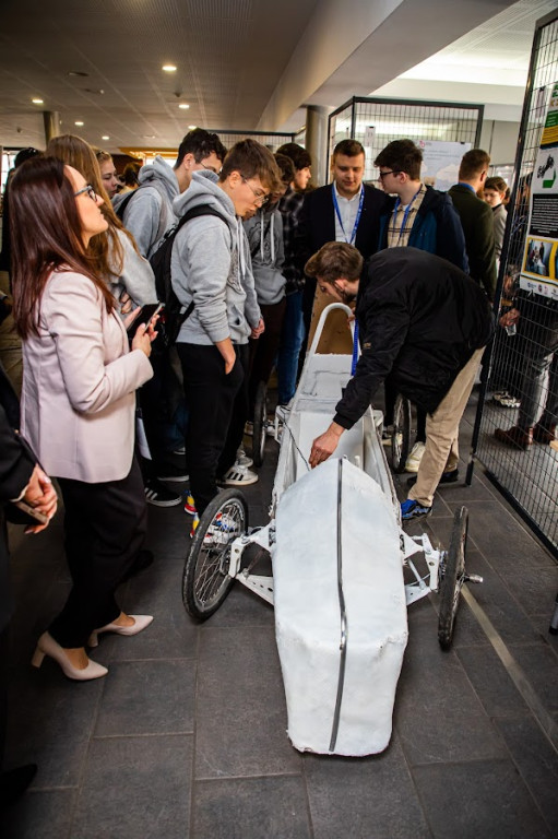 Uczniowie Sorbony zbudowali elektryczny bolid