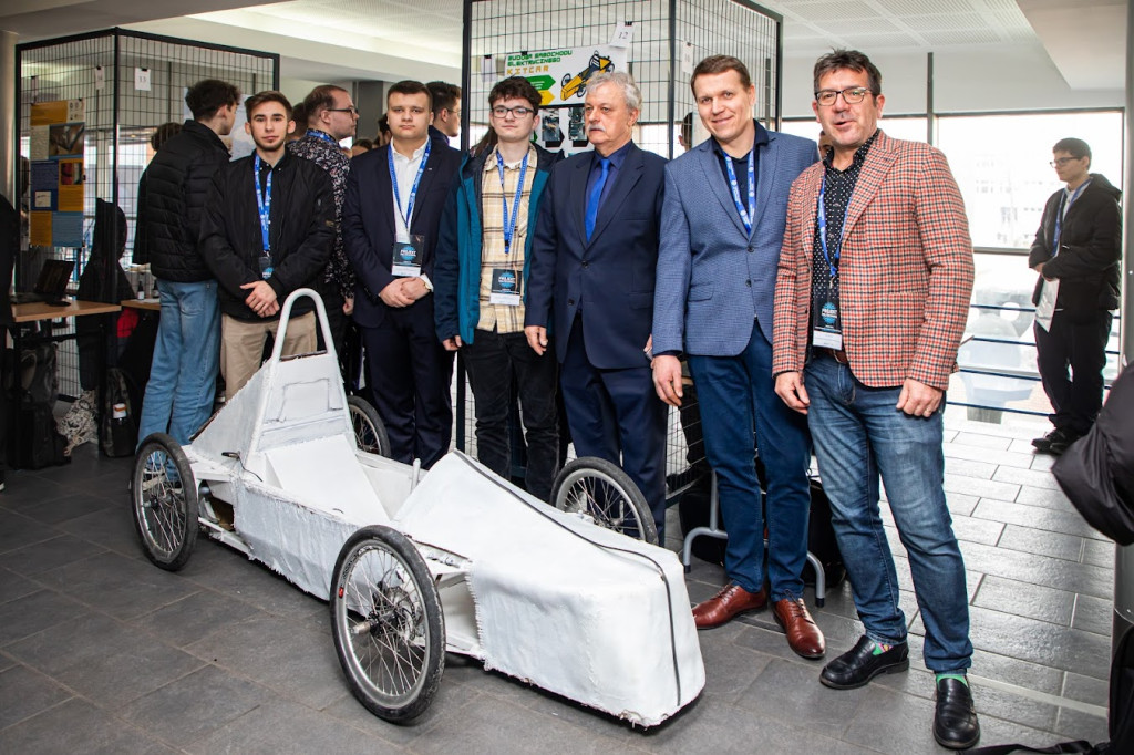 Uczniowie Sorbony zbudowali elektryczny bolid