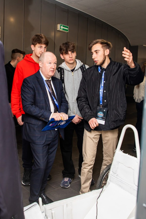 Uczniowie Sorbony zbudowali elektryczny bolid