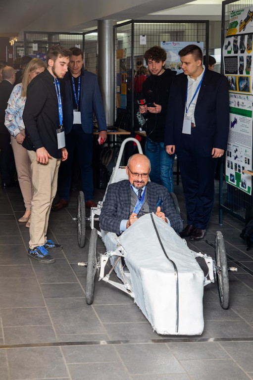 Uczniowie Sorbony zbudowali elektryczny bolid