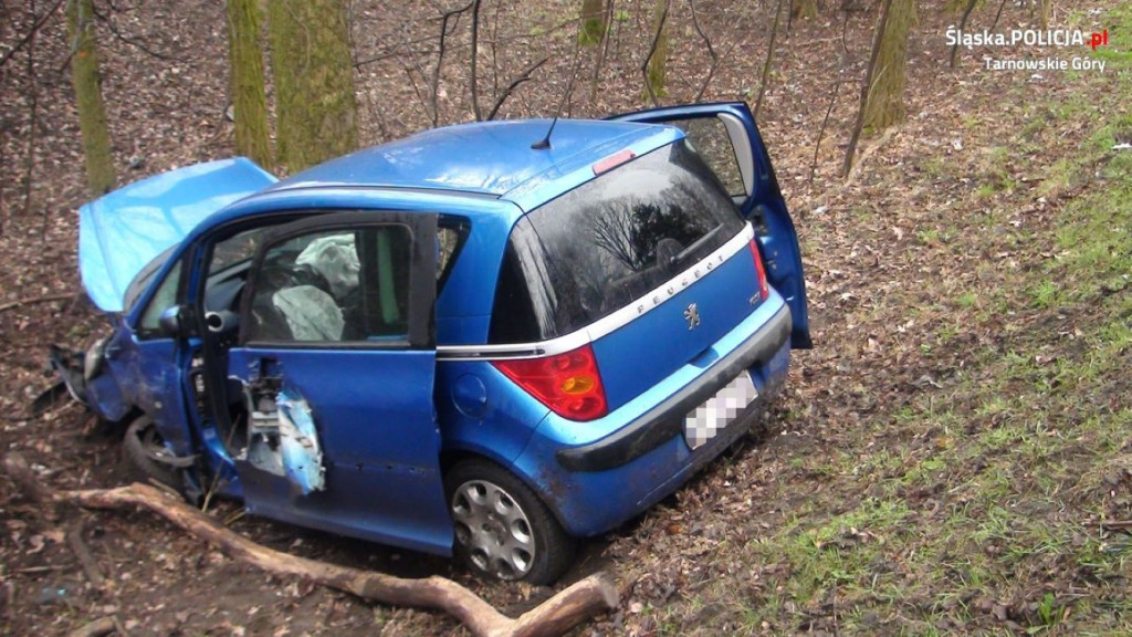 Zasnęła za kierownicą, wjechała w volvo i skodę