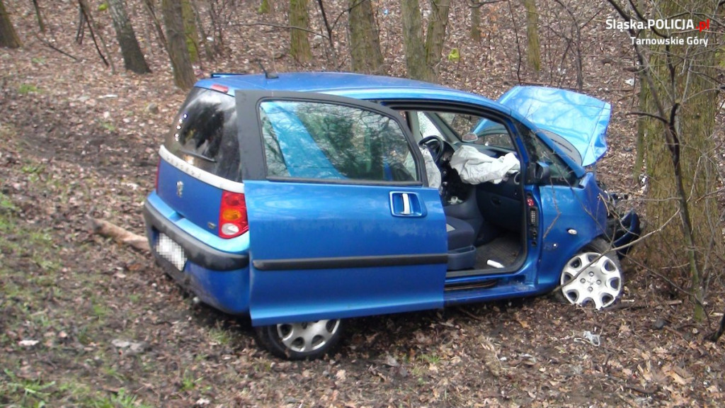 Zasnęła za kierownicą, wjechała w volvo i skodę