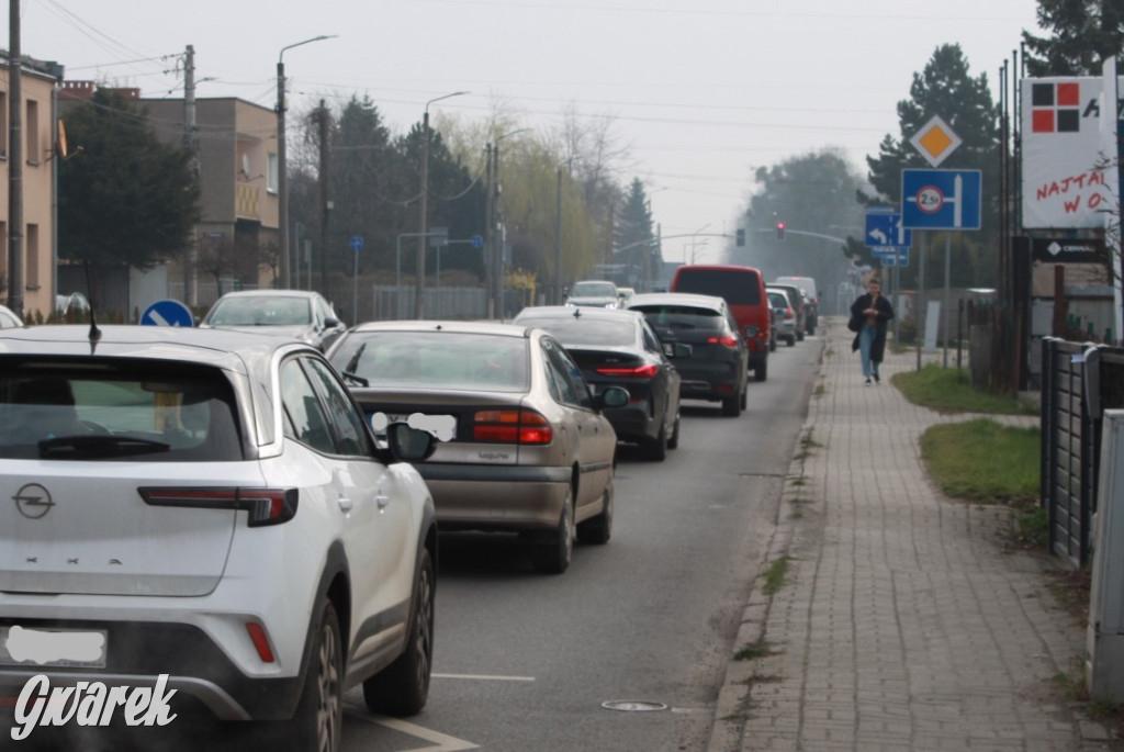 Tarnowskie Góry. Korkuje się na skrzyżowaniu z obwodnicą