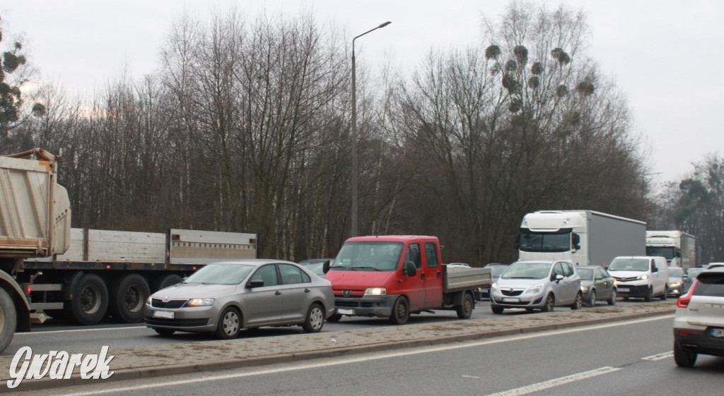 Tarnowskie Góry. Korkuje się na skrzyżowaniu z obwodnicą