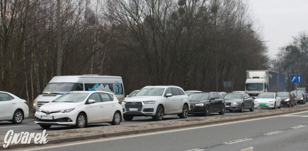 Tarnowskie Góry. Korkuje się na skrzyżowaniu z obwodnicą