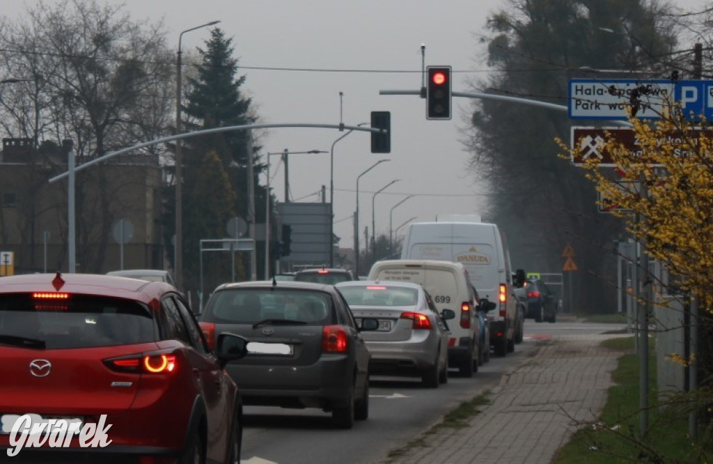 Tarnowskie Góry. Korkuje się na skrzyżowaniu z obwodnicą