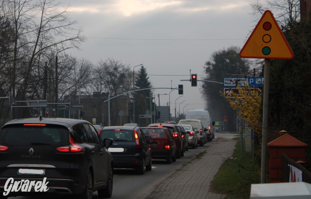 Tarnowskie Góry. Korkuje się na skrzyżowaniu z obwodnicą