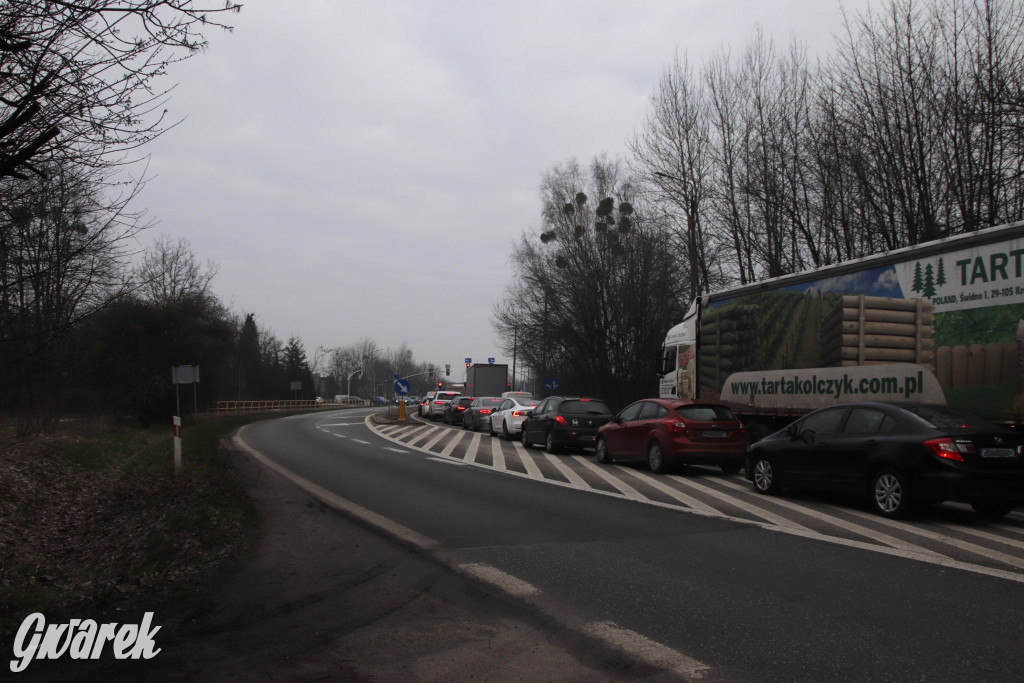 Tarnowskie Góry. Korkuje się na skrzyżowaniu z obwodnicą