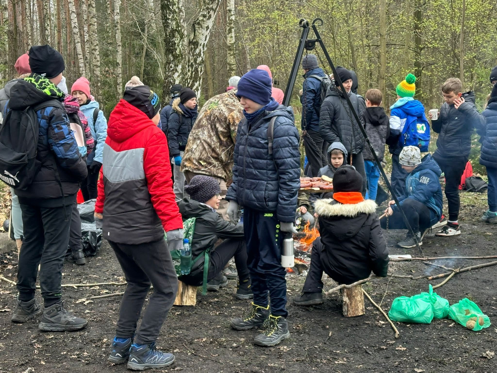 Myśliwi i dzieci posprzątali Dioblinę [FOTO]