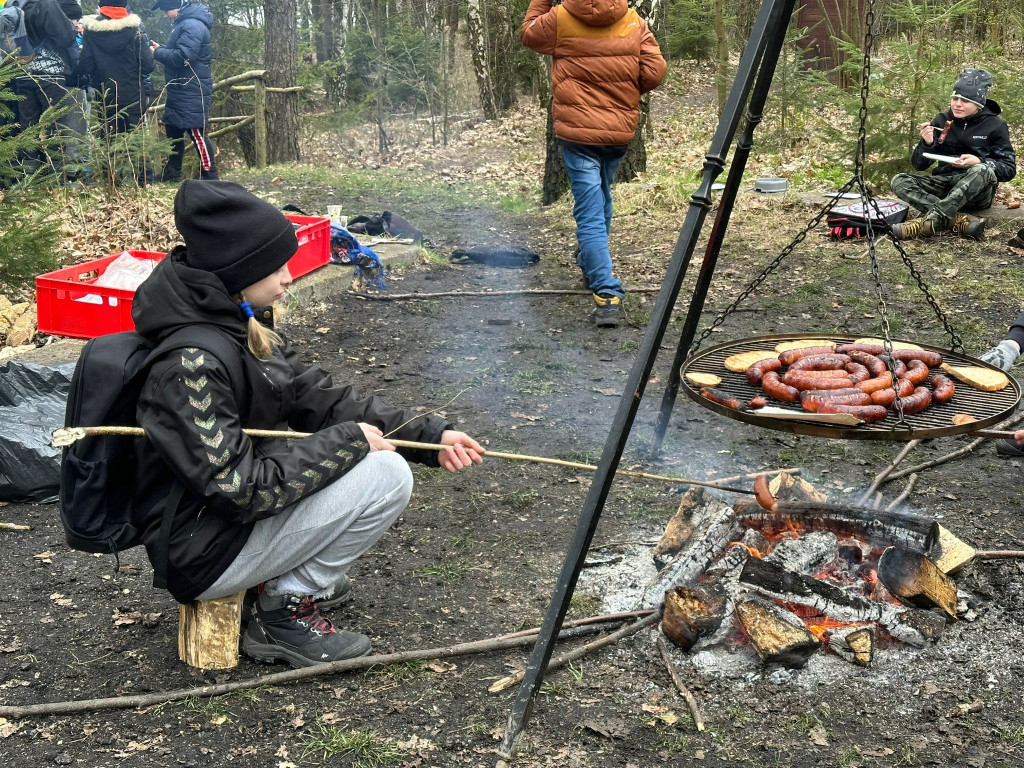 Myśliwi i dzieci posprzątali Dioblinę [FOTO]