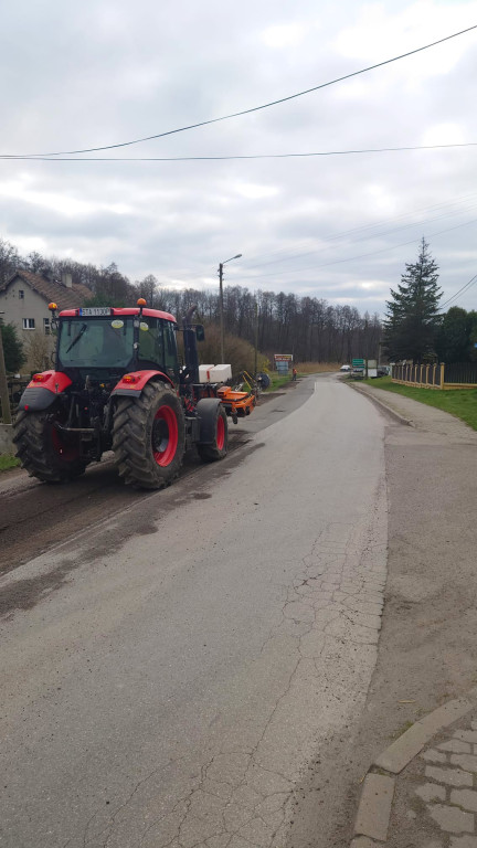 Nadszedł czas cudów. Rozpoczęli łatanie dróg