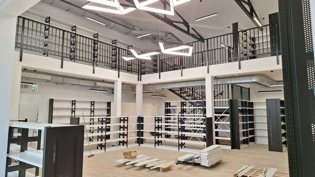 Radzionków. Biblioteka w byłej restauracji