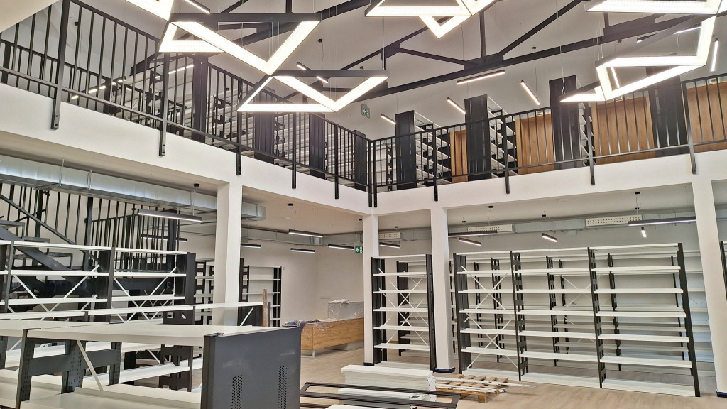 Radzionków. Biblioteka w byłej restauracji