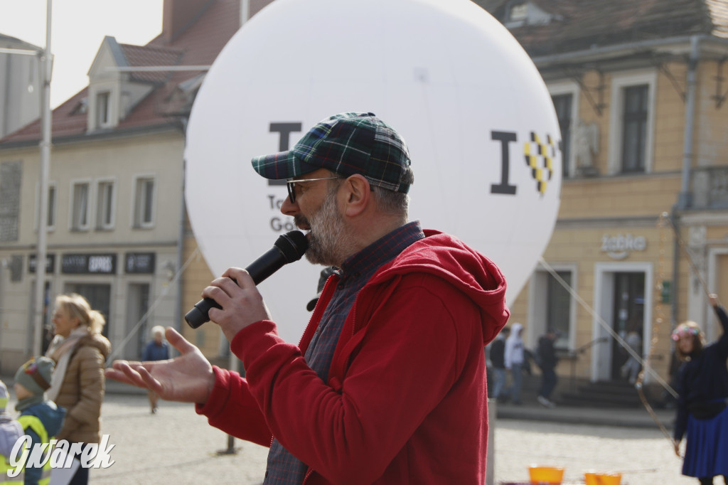 Tarnowskie Góry. Topili marzanny w basenie [FOTO]