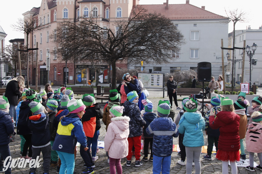 Tarnowskie Góry. Topili marzanny w basenie [FOTO]