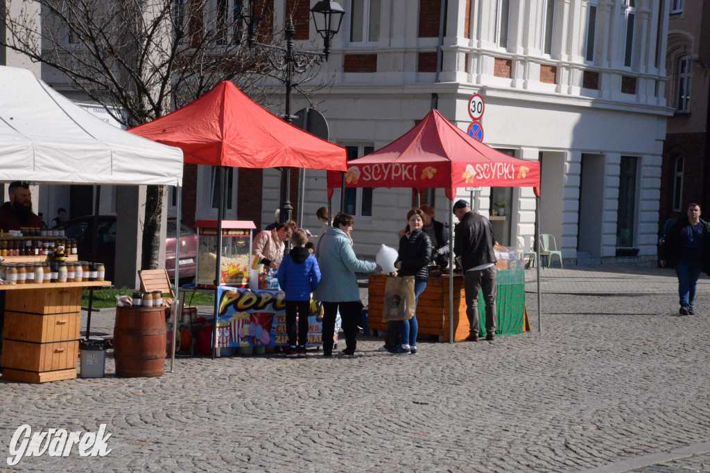 Tarnowskie Góry. Jarmark wielkanocny. Co na straganach?