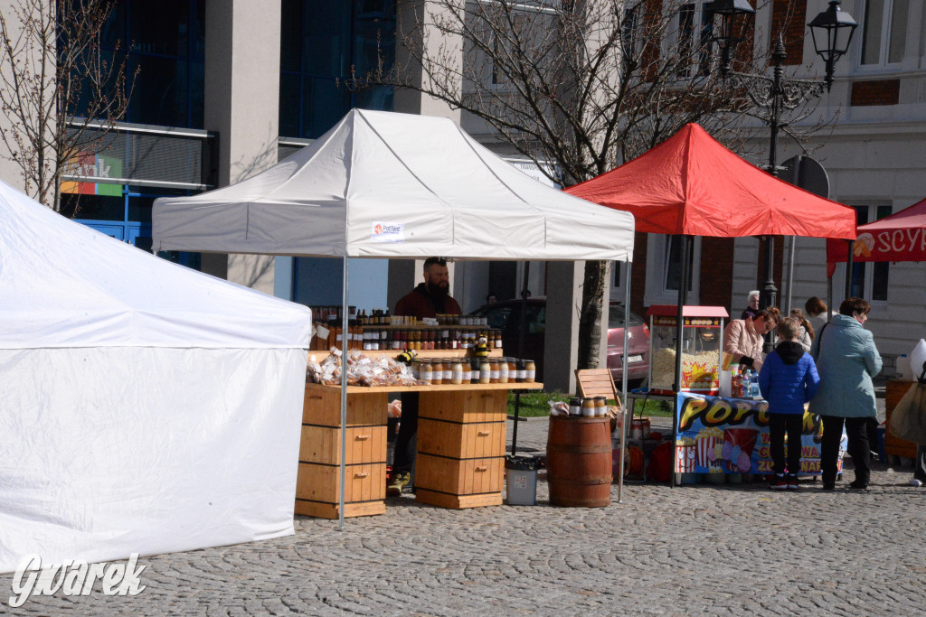 Tarnowskie Góry. Jarmark wielkanocny. Co na straganach?