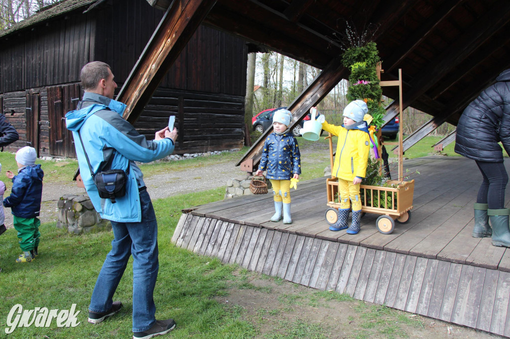 Wielkanoc w śląskim skansenie, procesja z palmami [GALERIA]