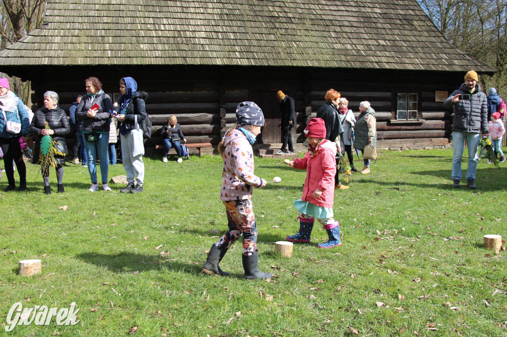 Wielkanoc w śląskim skansenie, procesja z palmami [GALERIA]