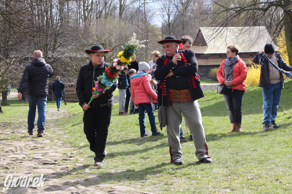 Wielkanoc w śląskim skansenie, procesja z palmami [GALERIA]