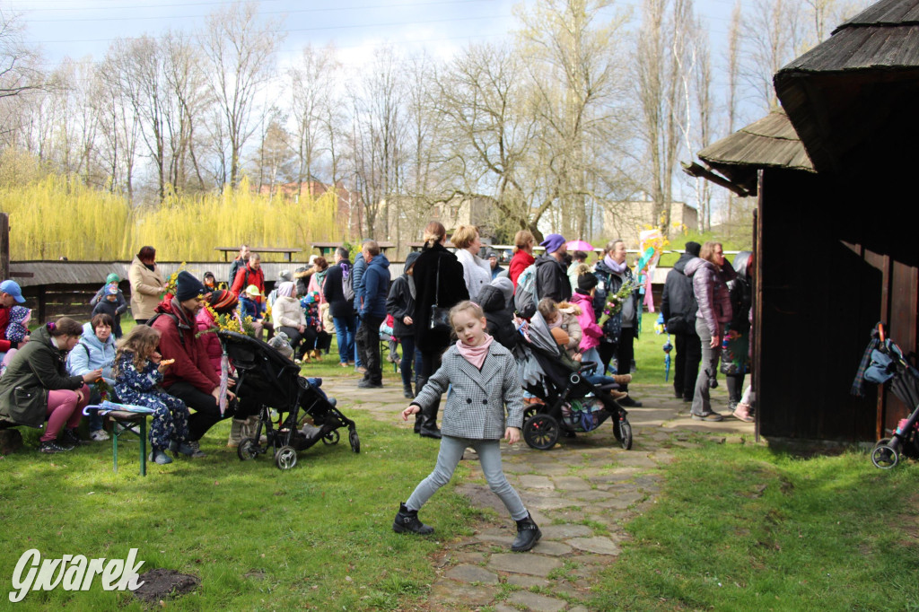 Wielkanoc w śląskim skansenie, procesja z palmami [GALERIA]