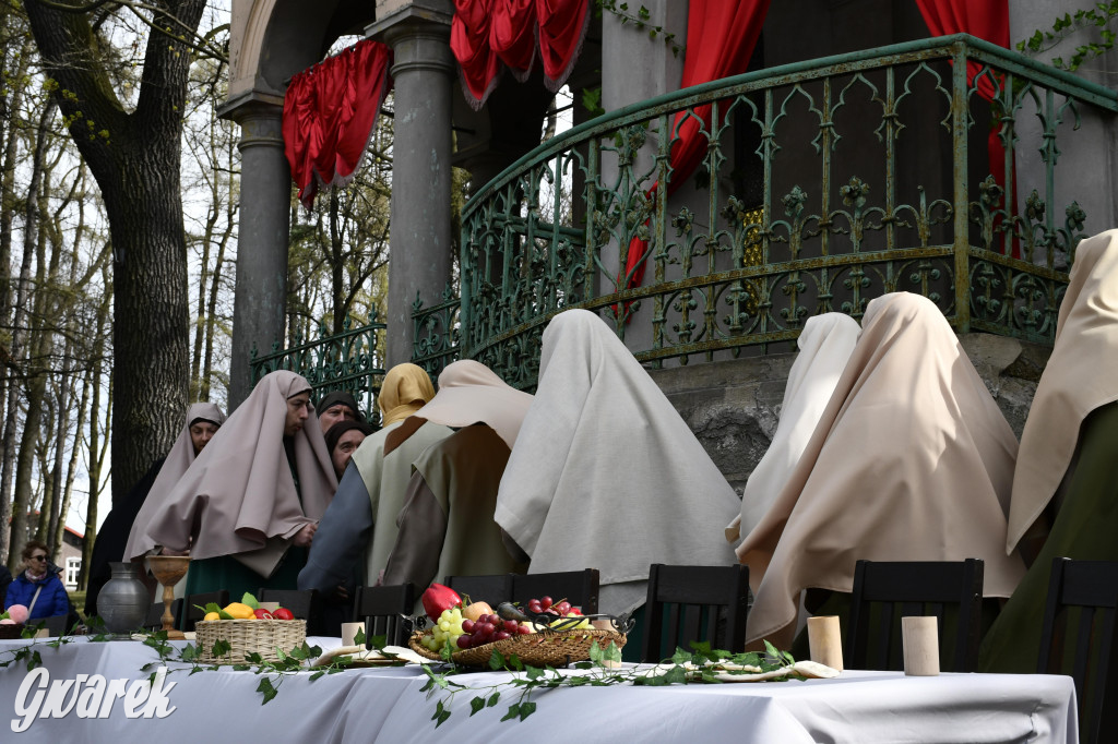 Wieczerza i uwięzienie. Misterium na kalwarii [FOTO]