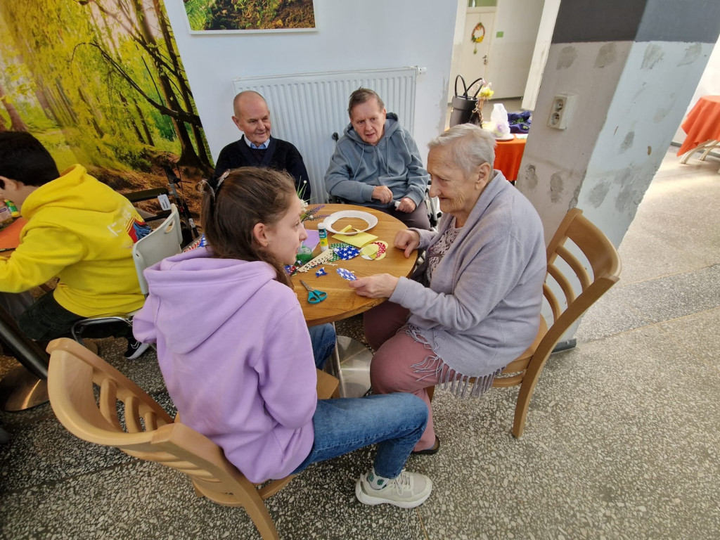 Młodzi ze Świerklańca u seniorów z Tarnowskich Gór [FOTO]