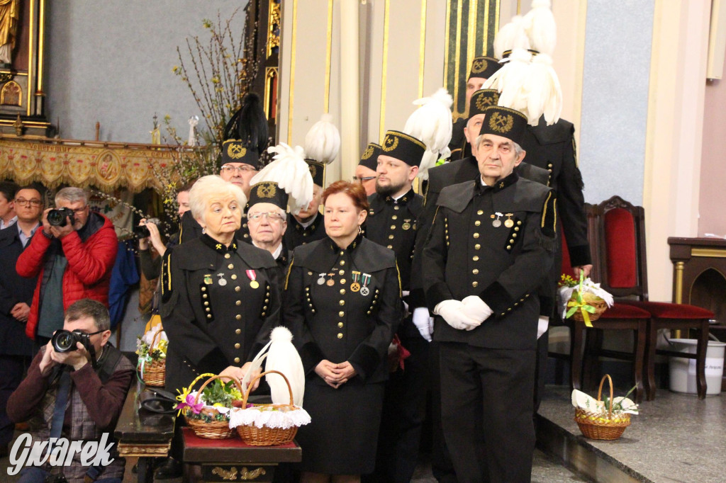 Tak to robi Radzionków. Święcenie pokarmów w śląskich strojach