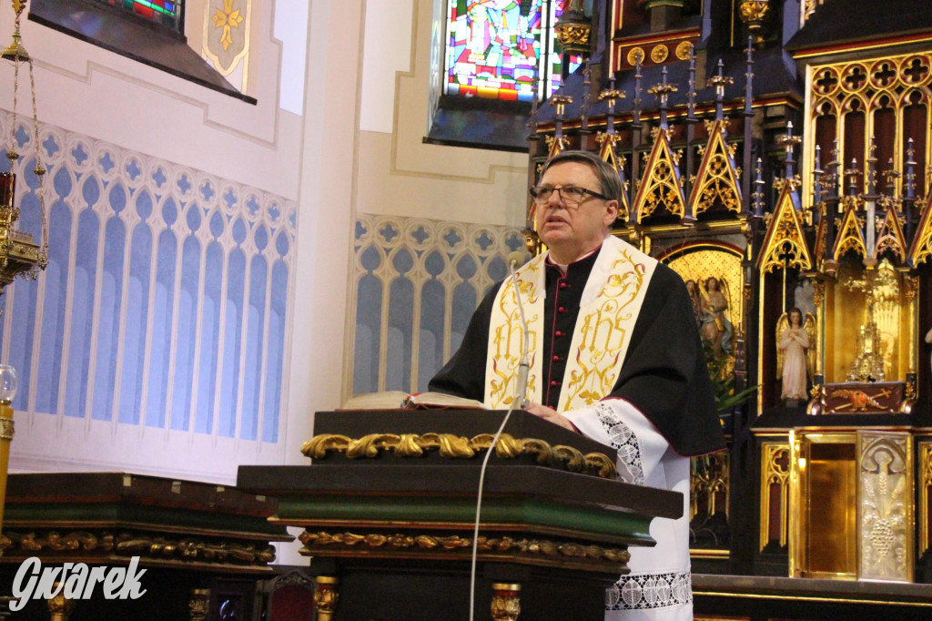 Tak to robi Radzionków. Święcenie pokarmów w śląskich strojach