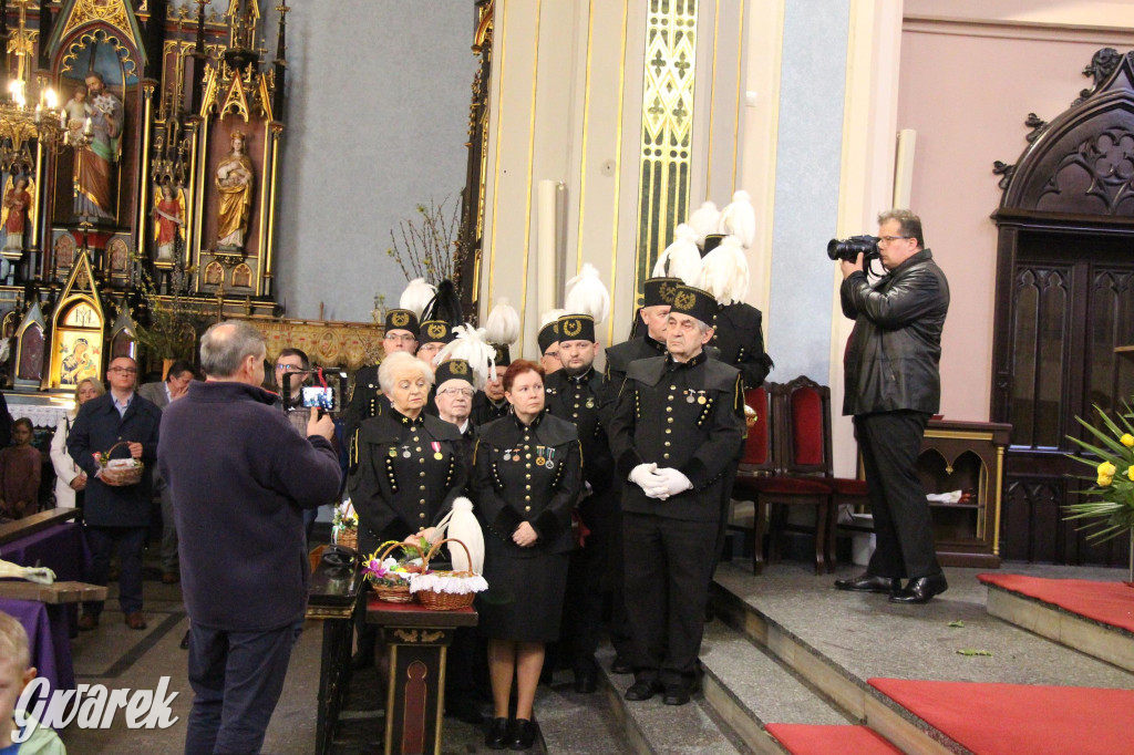 Tak to robi Radzionków. Święcenie pokarmów w śląskich strojach