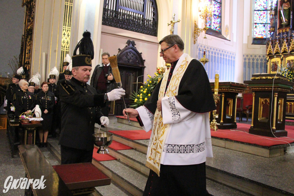 Tak to robi Radzionków. Święcenie pokarmów w śląskich strojach