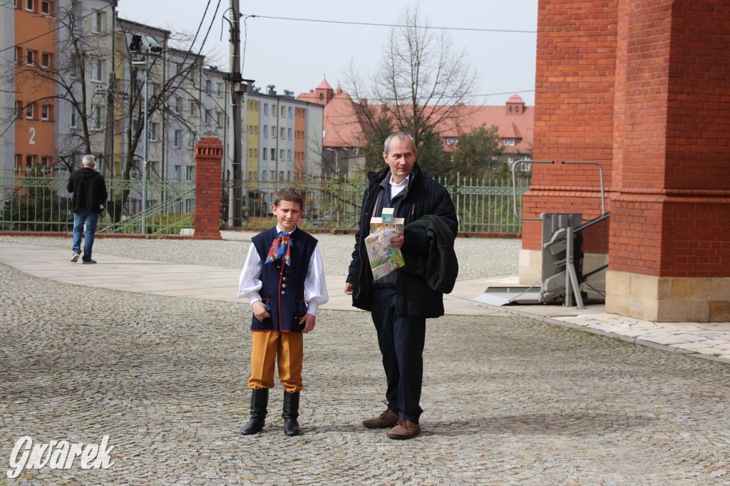 Tak to robi Radzionków. Święcenie pokarmów w śląskich strojach