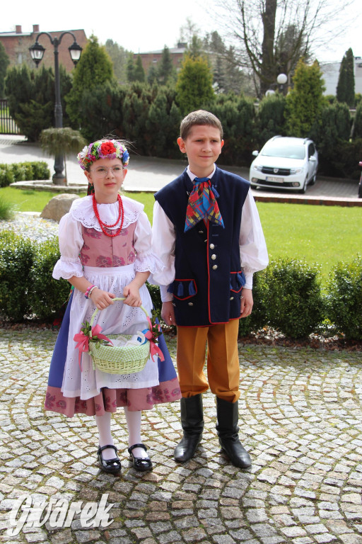 Tak to robi Radzionków. Święcenie pokarmów w śląskich strojach