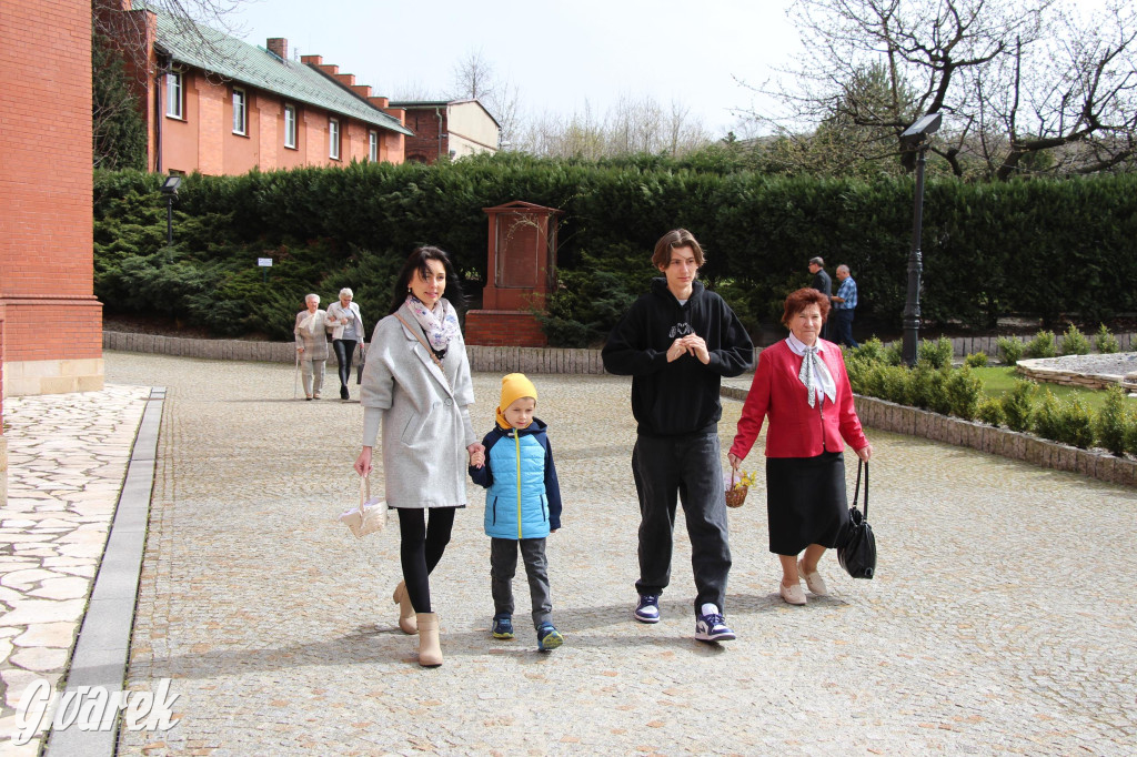 Tak to robi Radzionków. Święcenie pokarmów w śląskich strojach