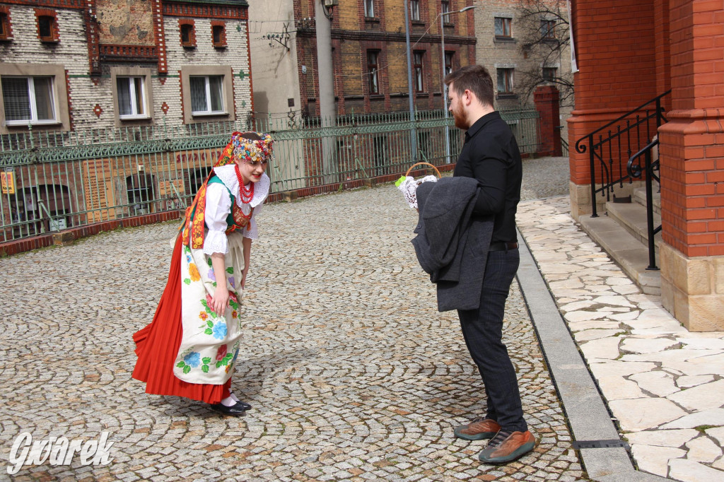 Tak to robi Radzionków. Święcenie pokarmów w śląskich strojach