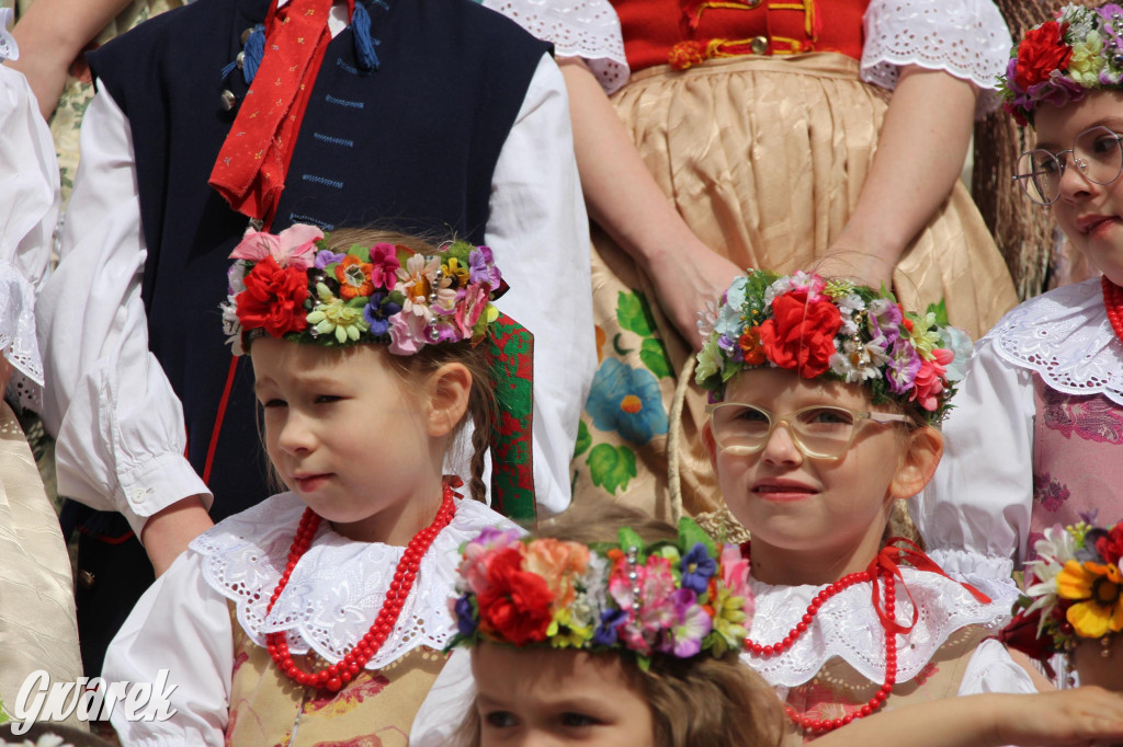Tak to robi Radzionków. Święcenie pokarmów w śląskich strojach