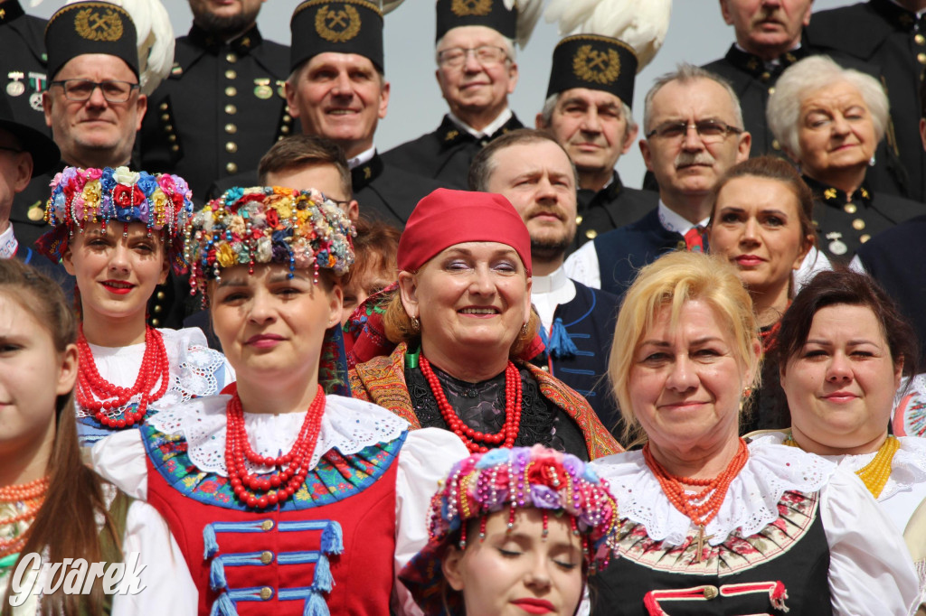 Tak to robi Radzionków. Święcenie pokarmów w śląskich strojach