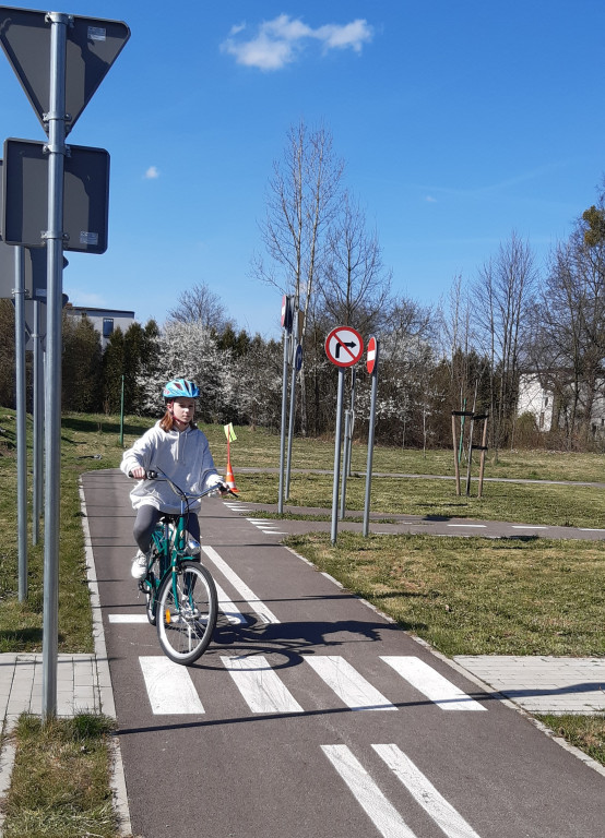 Awansowali uczniowie z Dziewiątki, Dziesiątki  i...[FOTO]