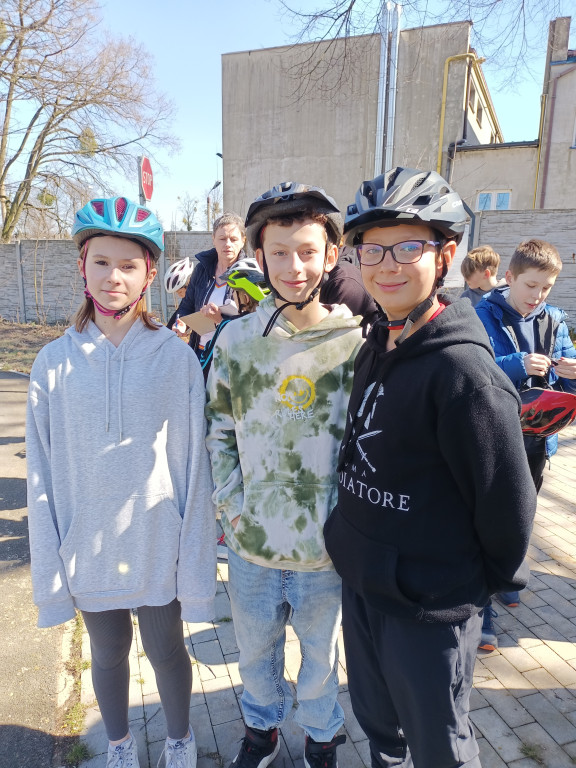 Awansowali uczniowie z Dziewiątki, Dziesiątki  i...[FOTO]