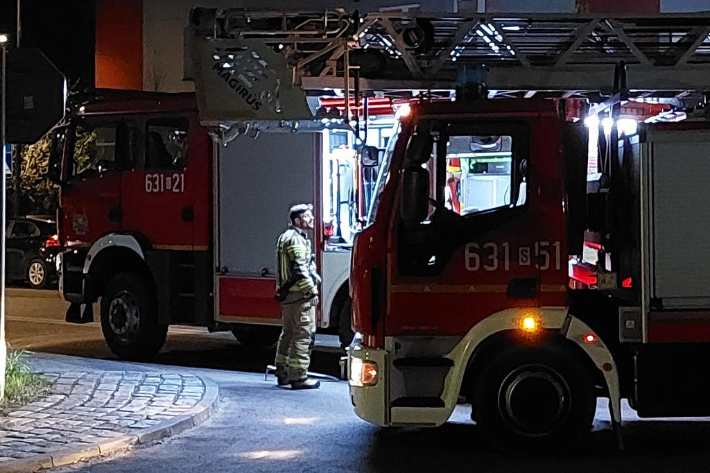 Tarnowskie Góry. 16-latek chciał skakać z balkonu